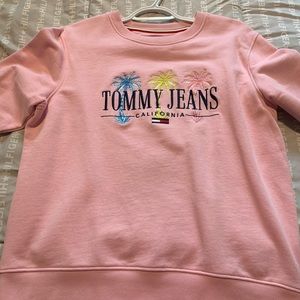 Soooo cute Tommy Hilfiger sweater!